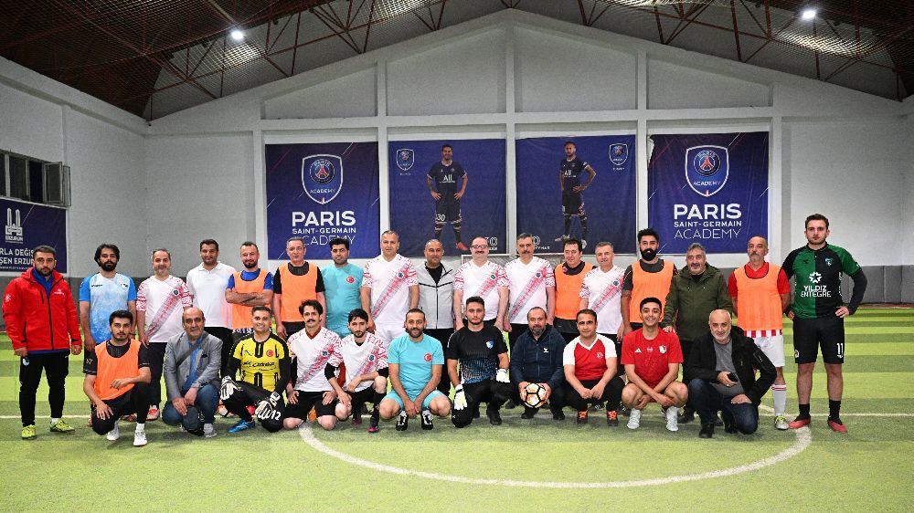 Erzurum protokolü ve medya mensupları "Sağlıklı yaşam için" sahaya çıktı