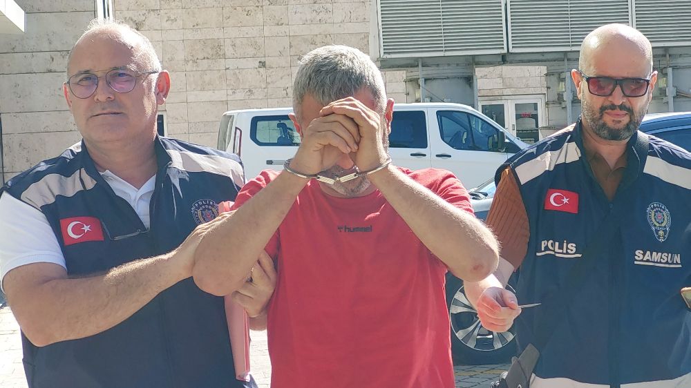 Eşini ve kızını hastanelik etti, polise bıçak çekip direndi