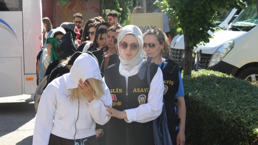 Eskişehir'de aylar süren fuhuş operasyonunda 19 şüpheli yakalandı