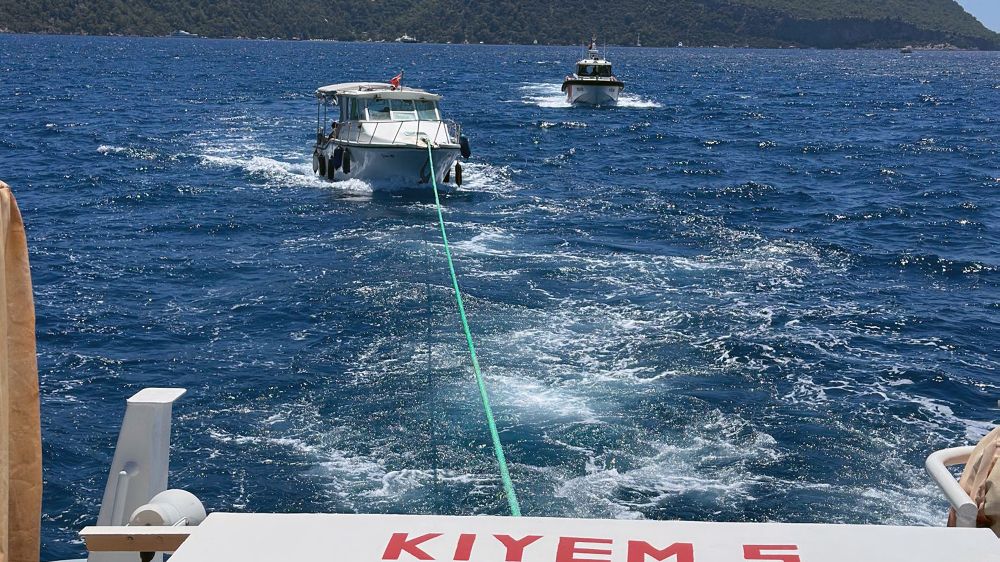 Fethiye’de arızalanan ve sürüklenin tekne kurtarıldı