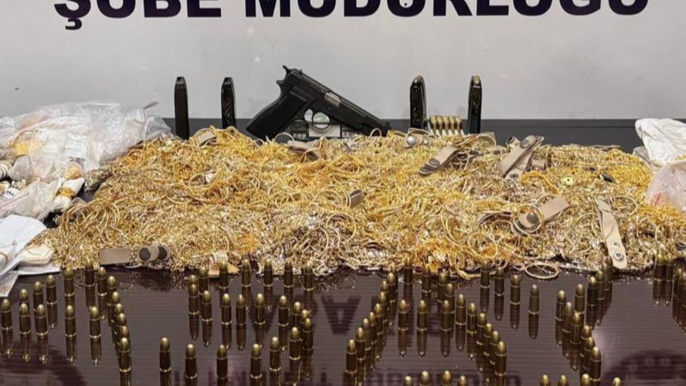 Gaziantep'te film gibi olay: 18 kilo altını gasp edip polise ateşle karşılık veren şahıslar kıskıvrak yakalandı
