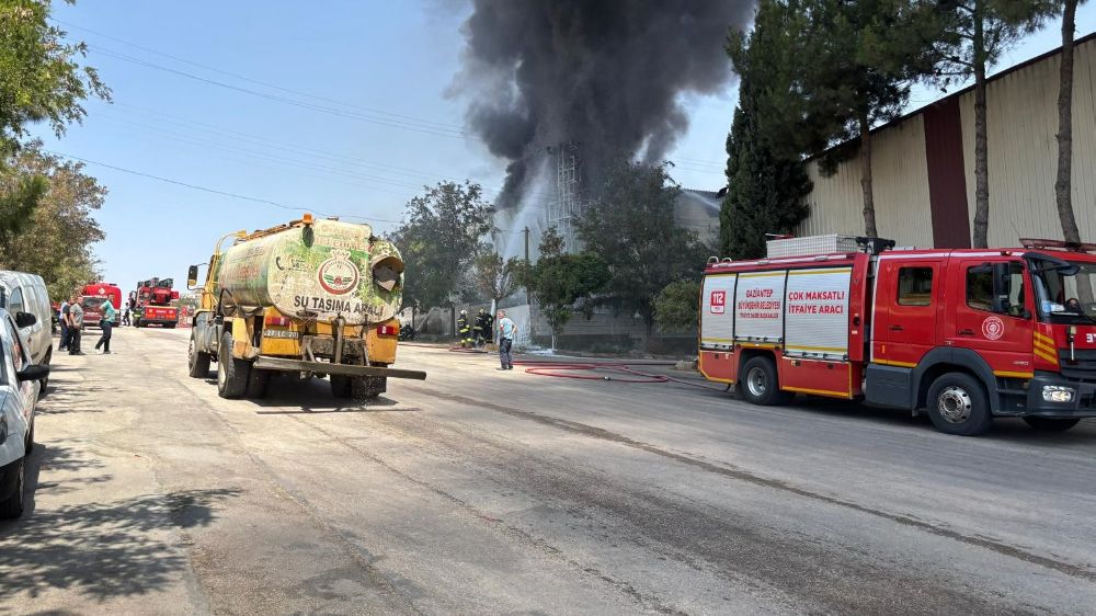 Gaziantep'te halı fabrikasında yangın