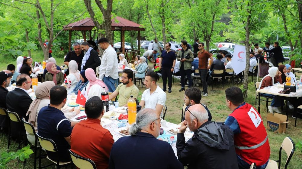 Gazzeli öğrenciler piknikte buluştu