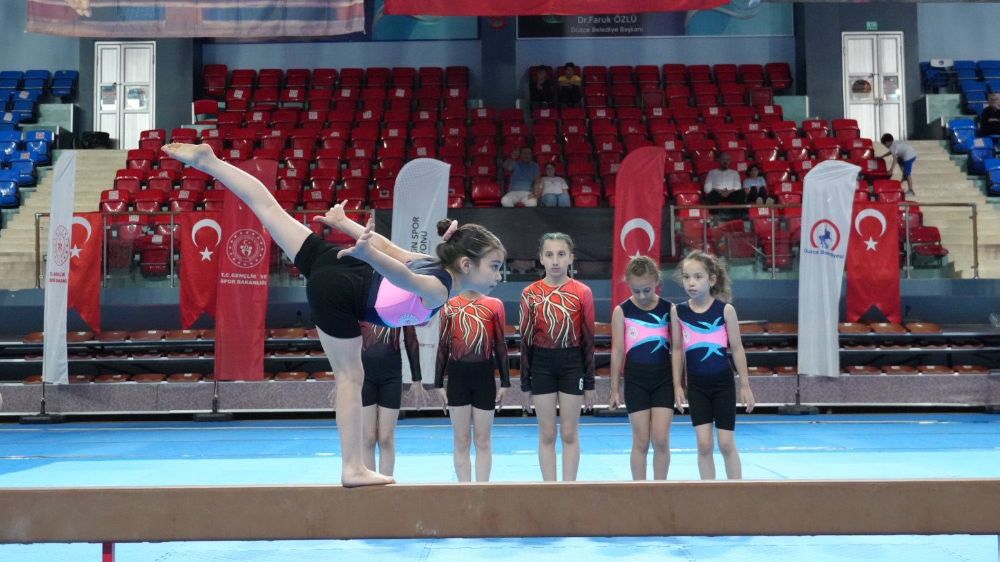  Gençler ve çocuklar bu yaz spora doyacak