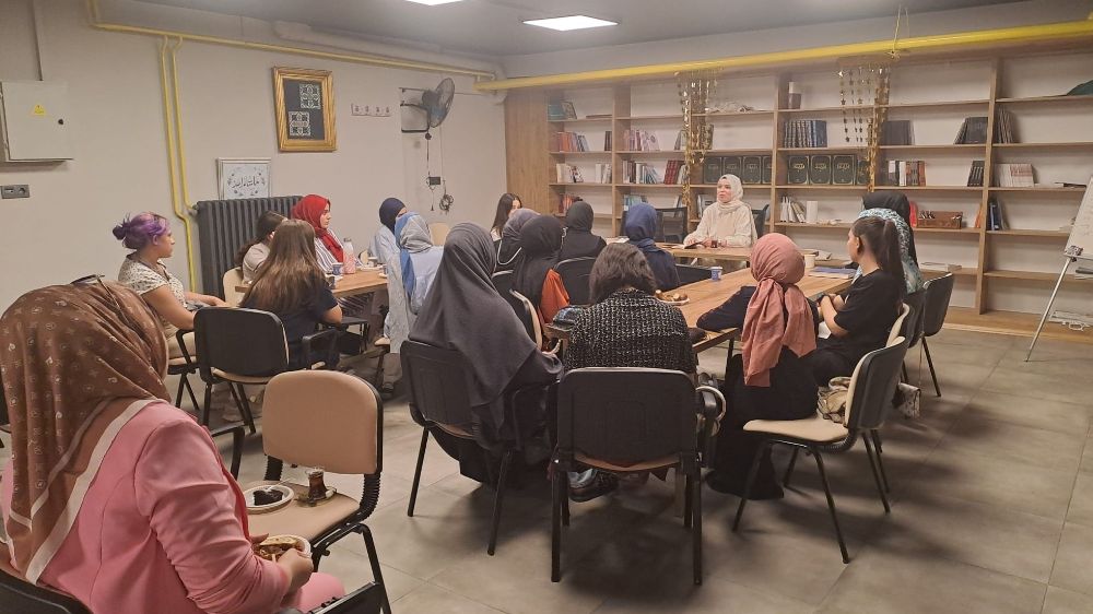 Gençlerle yaz neşesi sohbetleri başladı