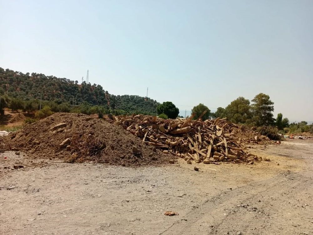 Germencik’te moloz mesaisi