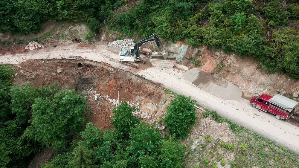  Giresun İl Özel İdaresi'nden 379 köy yoluna yatırım