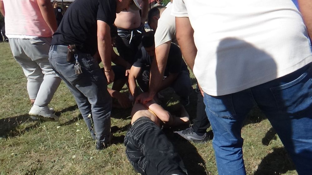  Güreşçinin dirseği kırıldı