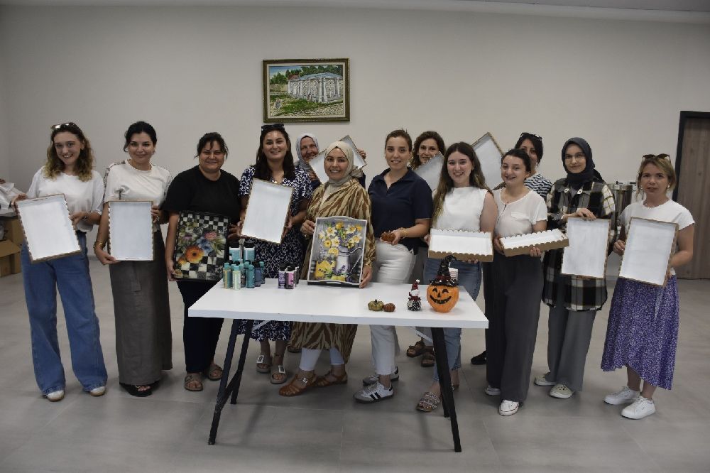 Hafif ticari araç şarampole yuvarlandı: 1 ağır yaralı