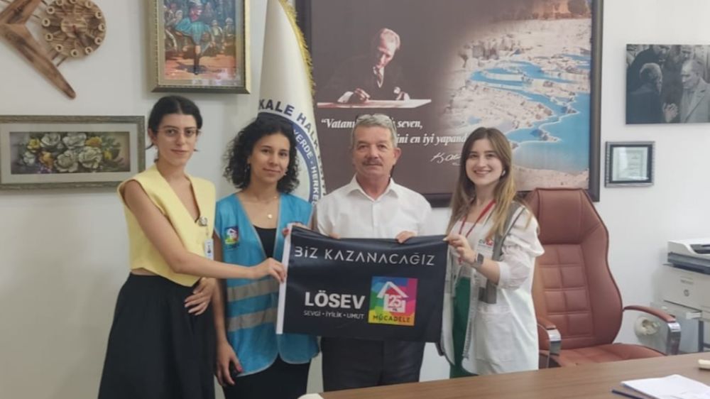 Hasta çocuk annelerine moral ve meslek kazandıran giyim kursu