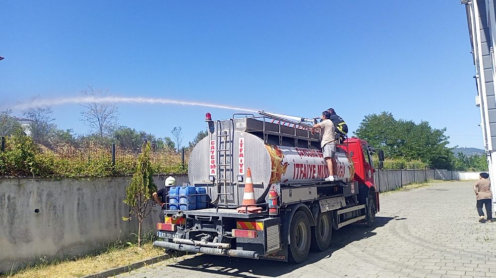 Hastane yakınında yangın paniği