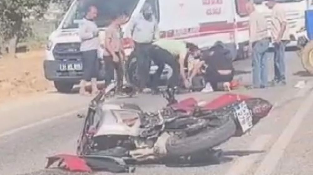    Hatay Hassa'da  motosikletler çarpıştı 2 ölü, 1 ağır yaralı