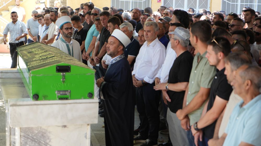 Havran'da silahlı saldırıda hayatını kaybeden belediye meclis üyesi son yolculuğuna uğurlandı