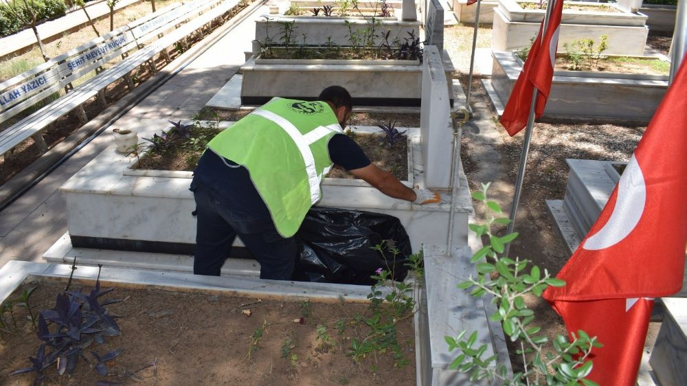  HBB, mezarlıklarda bakım ve onarım çalışmalarını sürdürüyor