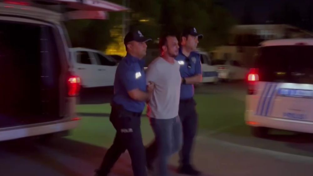 Hırsızlıktan 30 yıl ceza aldı, gezerken polise yakalandı