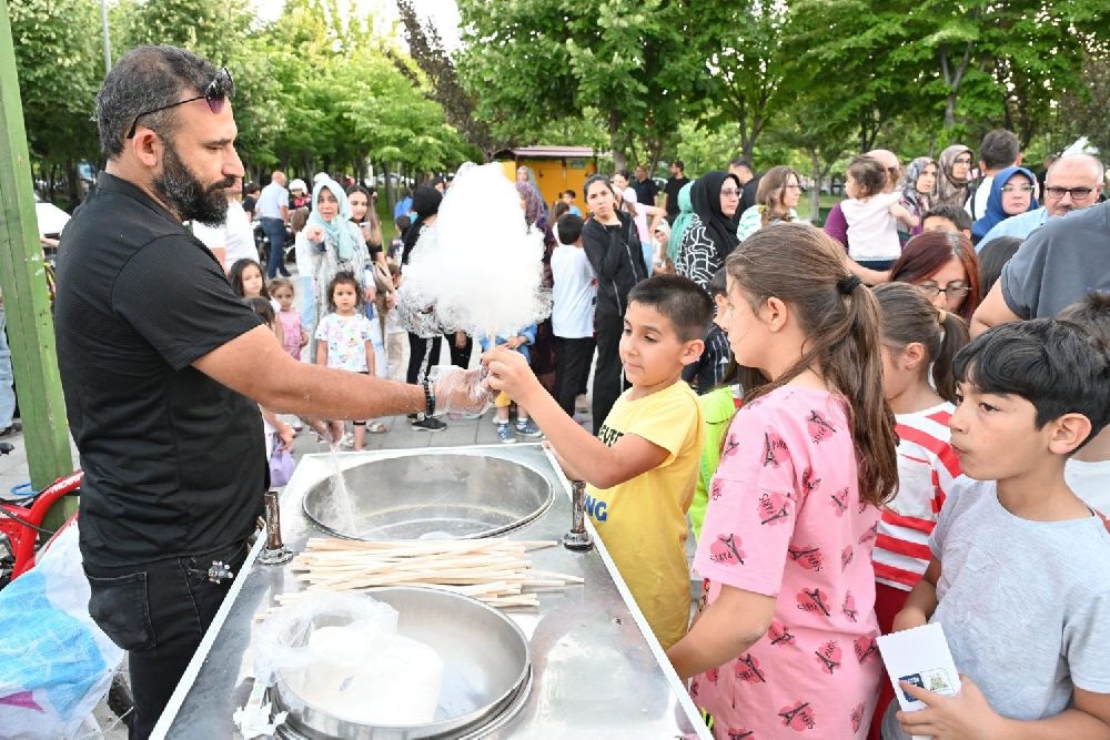 Hızırbey'de yıldızlar altında sinema keyfi