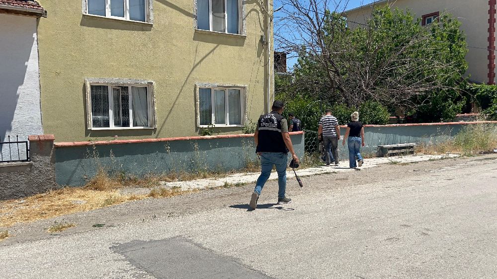 İki çocuk babası yatağında ölü bulundu