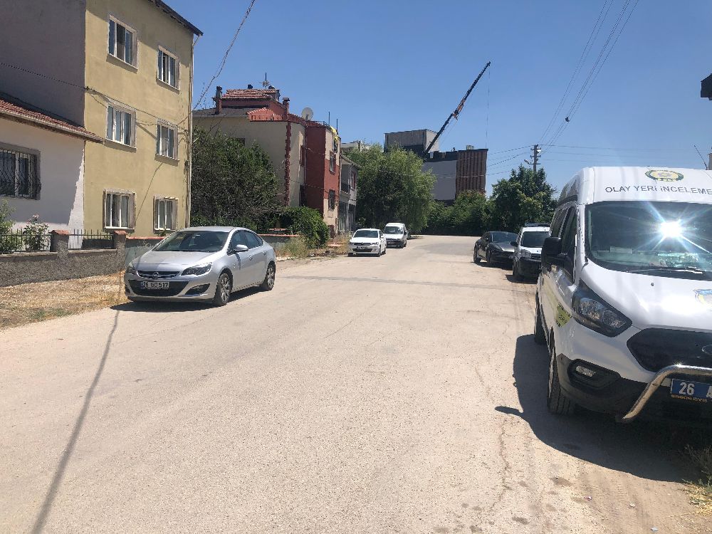 İki çocuk babası yatağında ölü bulundu