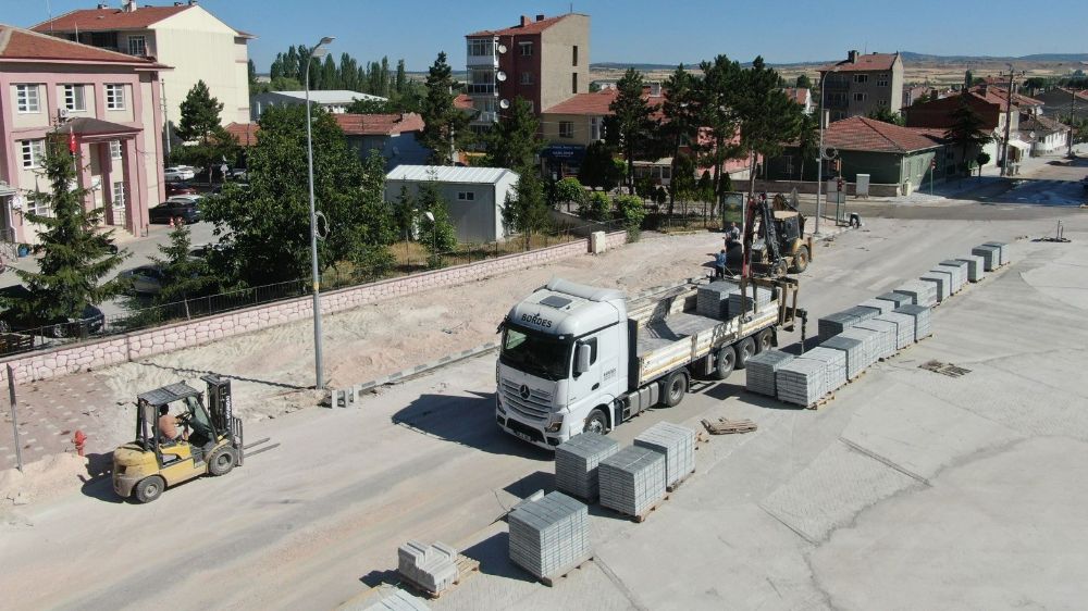 İnönü’de kaldırım çalışması