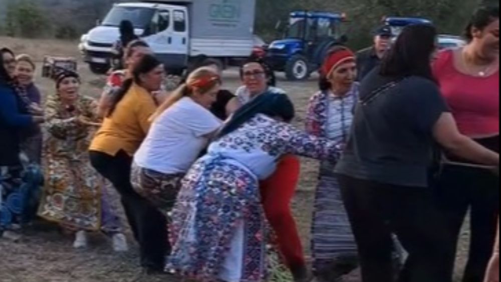 İp çekme yarışmasına Tokatlı kadınlar damga vurdu