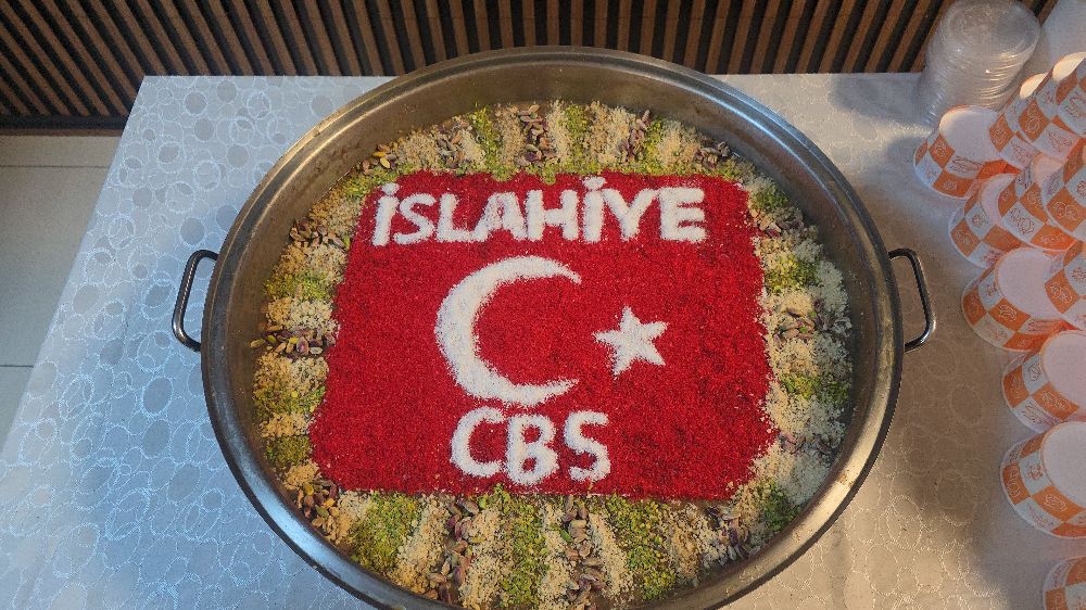 İslahiye Cumhuriyet Başsavcısından çalışanlara aşure ikramı