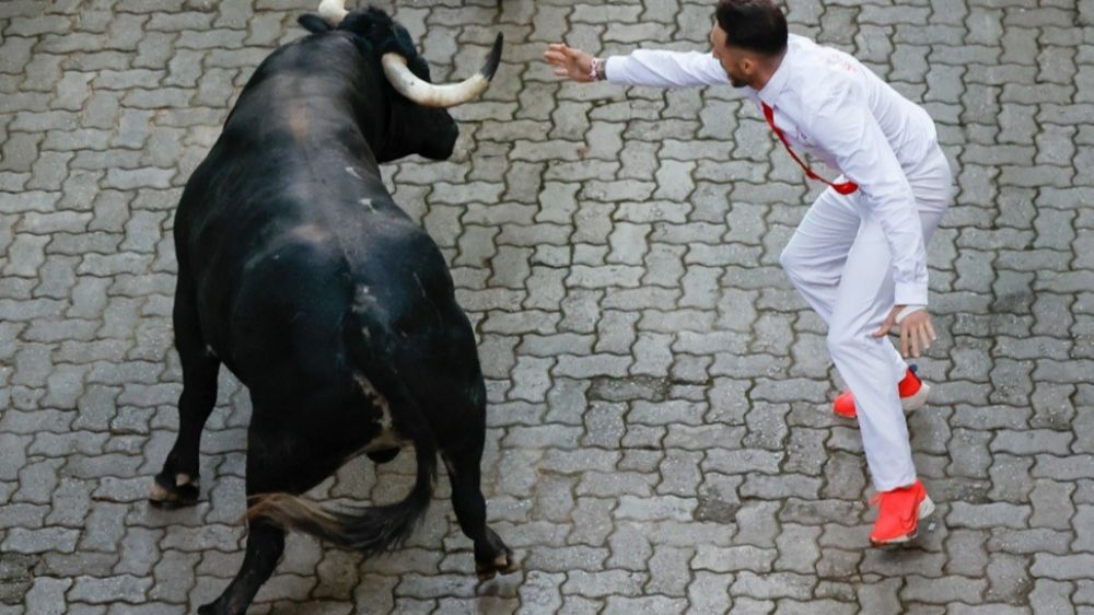 İspanya'da boğa koşularında 8 kişi yaralandı