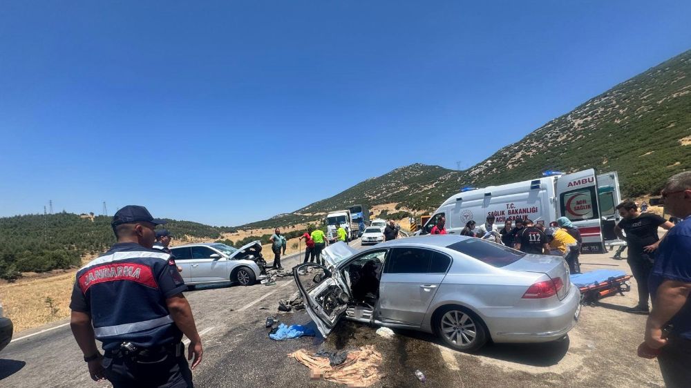  Isparta'da 1 kişinin öldüğü, 9 kişinin yaralandığı Kazada Adana CHP İl Başkan Yardımcısı ve ailesi de yaralandı 