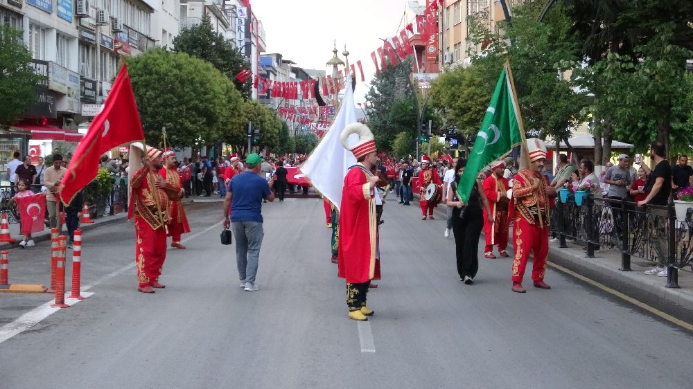 Isparta'da 15 Temmuz'un 9. yılında şehitler dualarla anıldı