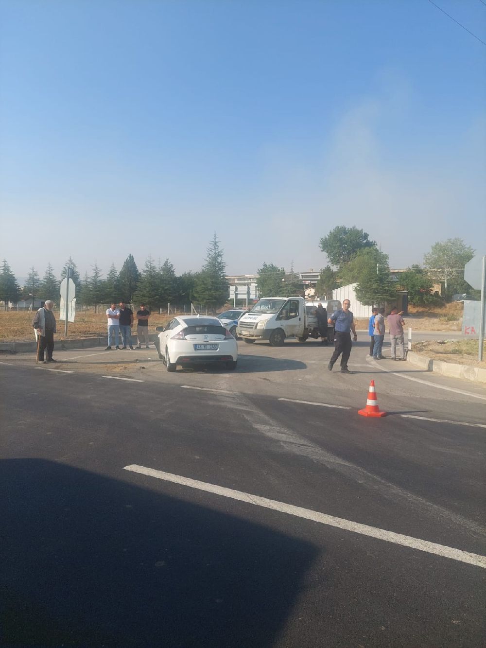 Isparta'da kamyonet ile otomobil çarpıştı: 1 yaralı