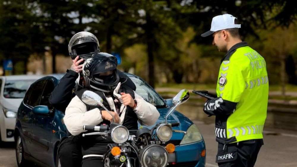 Isparta’da yaklaşık bir ay içinde abartı egzoz takılı bulunan 224 araca ceza kesildi