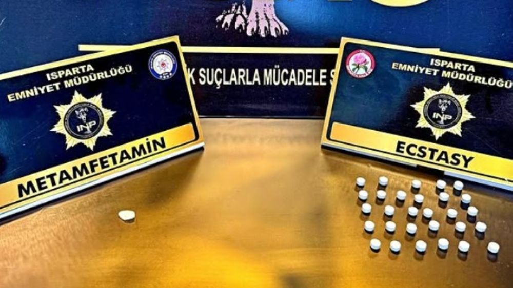 Isparta girişinde narkotik operasyonu: Ecstasy ve metamfetamin ele geçirildi