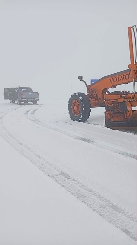 İspir'de temmuz ayında kar sürprizi
