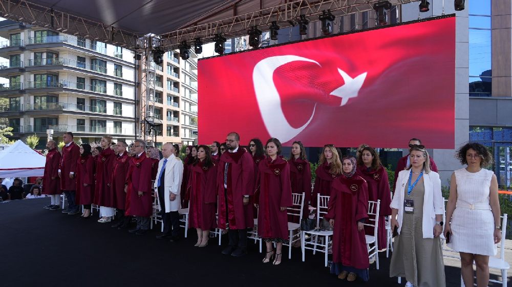 İstinye Üniversitesi Tıp Fakültesi’nde mezuniyet sevinci