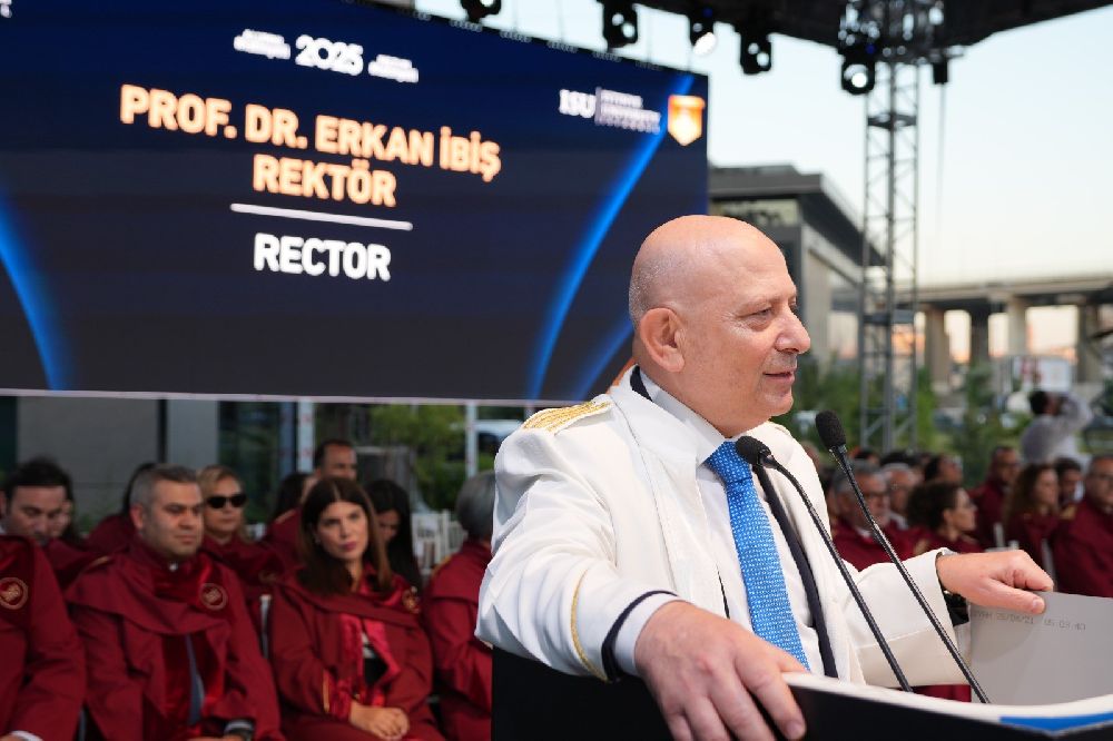 İstinye Üniversitesi Tıp Fakültesi’nde mezuniyet sevinci