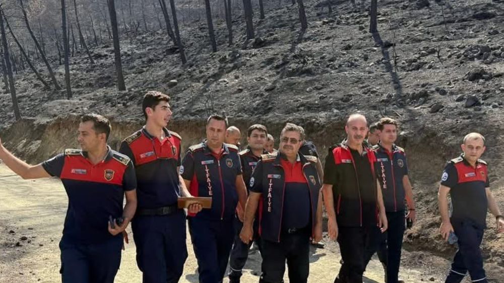 İtfaiye yetkilileri Antakya'da orman yangının yaşandığı bölgede inceleme yaptı