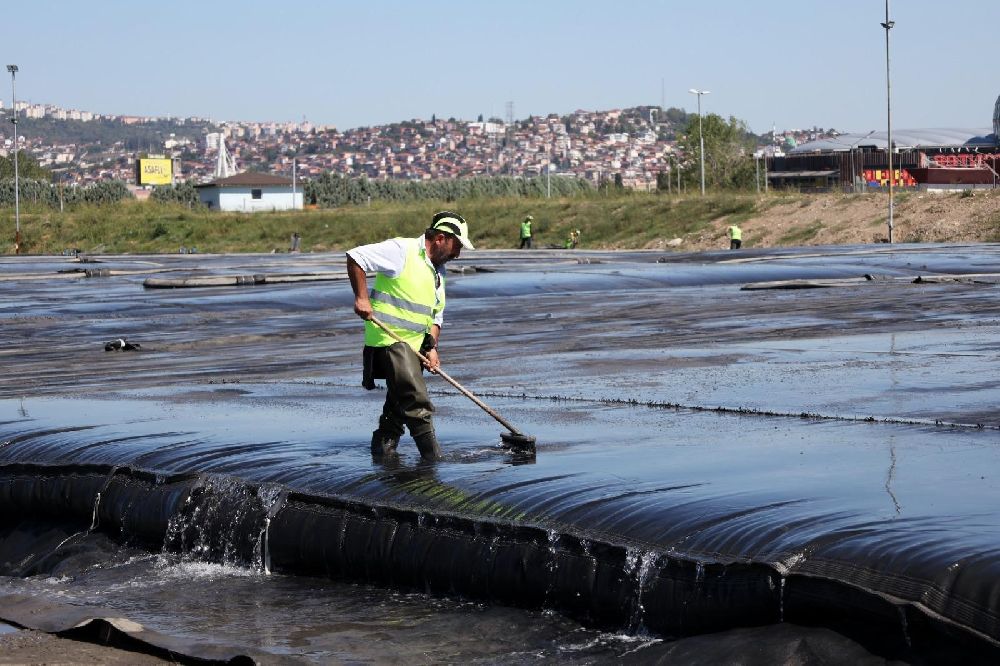 İzmit Körfezi'nde 170 hektar alan dip çamurundan arındırıldı