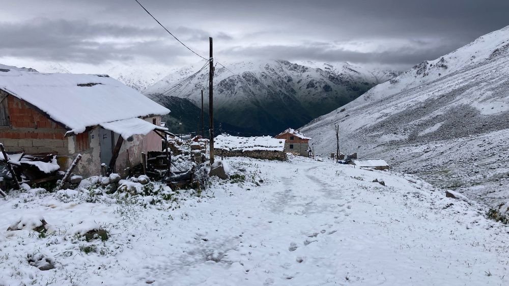 Kaçkar Dağları’ndan turistlere ‘Beyaz sürpriz’