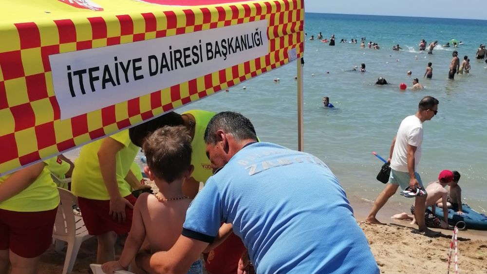 Kandıra sahillerinde çocuklar güvende
