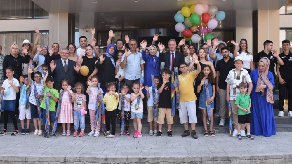Kanser tedavisini başarıyla tamamlayan çocuklara moral yemeği
