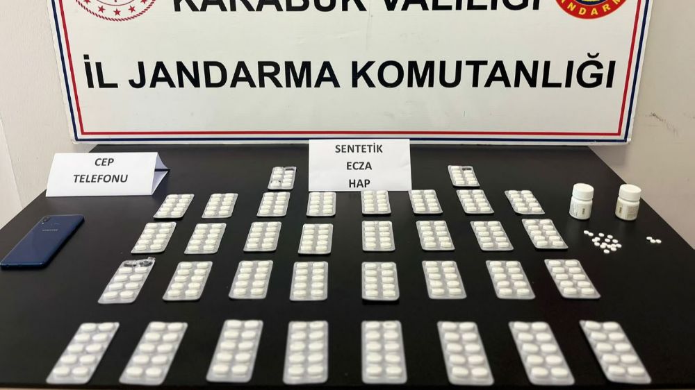 Karabük'te 353 sentetik ecza hap ele geçirildi