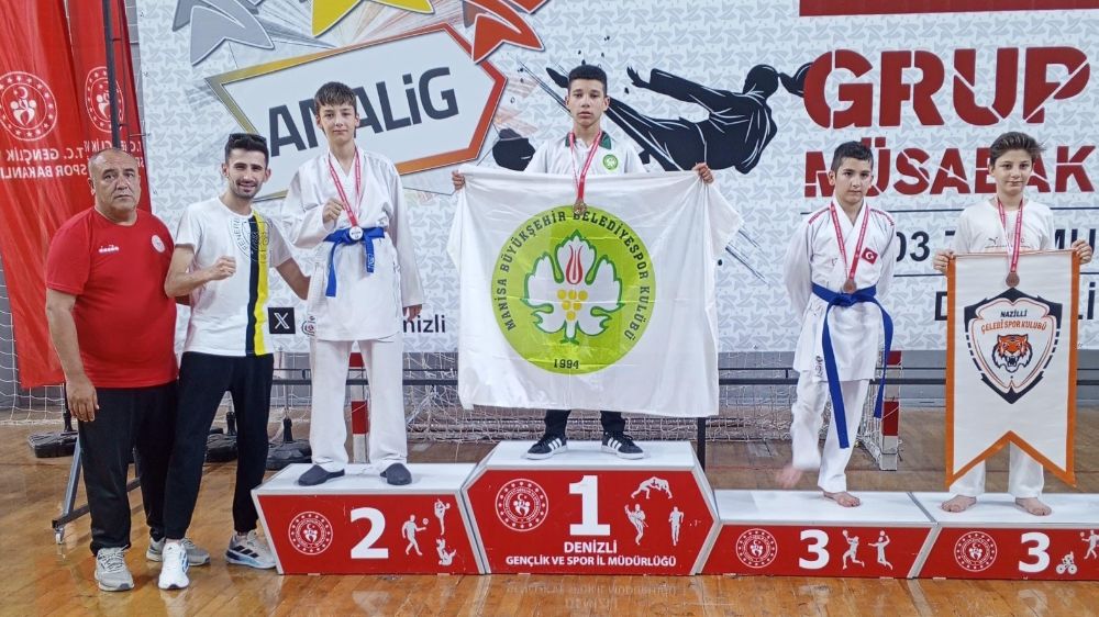 Karateciler Denizli’den madalyalar ile döndü