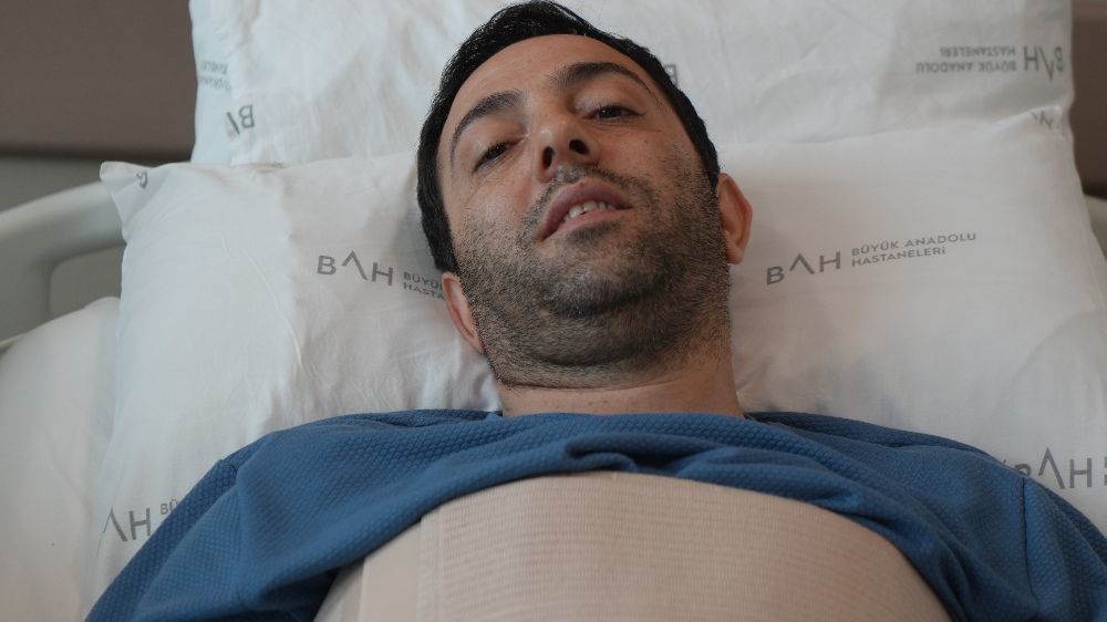 Karın ağrısı şikayetiyle gittiği hastanede karnından 30 santimlik dev kitle çıkarıldı