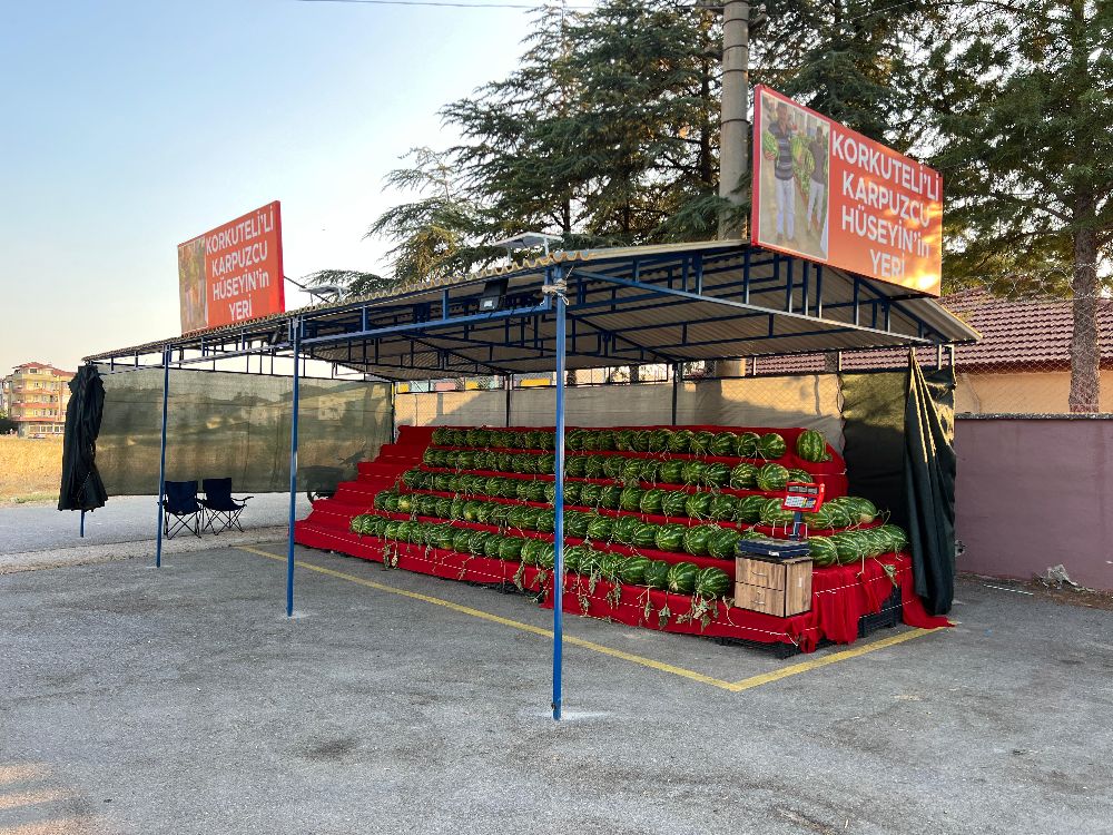 Karpuzcu Hüseyin Bucak’ta tezgah açtı! Uygun fiyatlarla sizi bekliyor