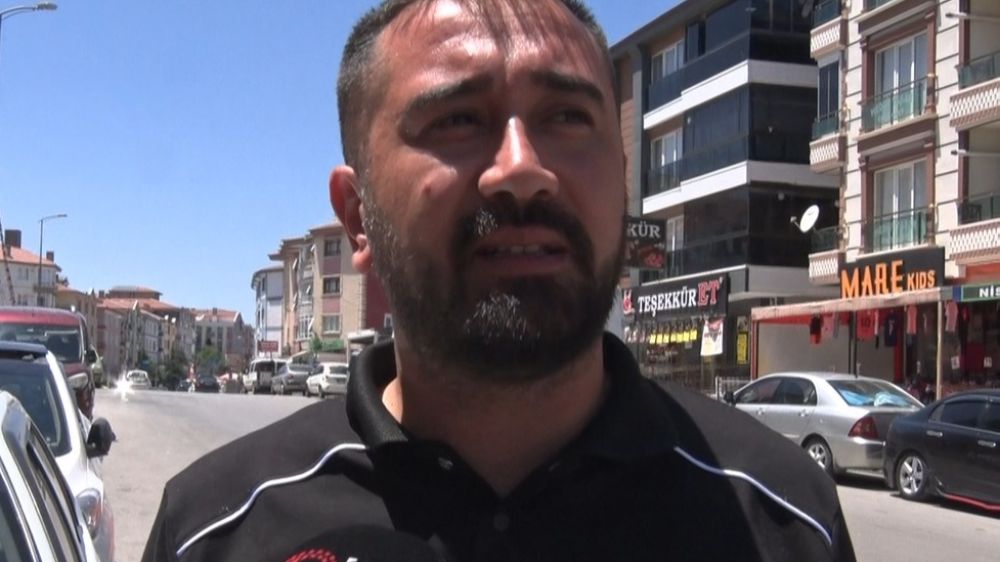  Karşı yola geçmeye çalışan anne ile çocuğa otomobil çarptı