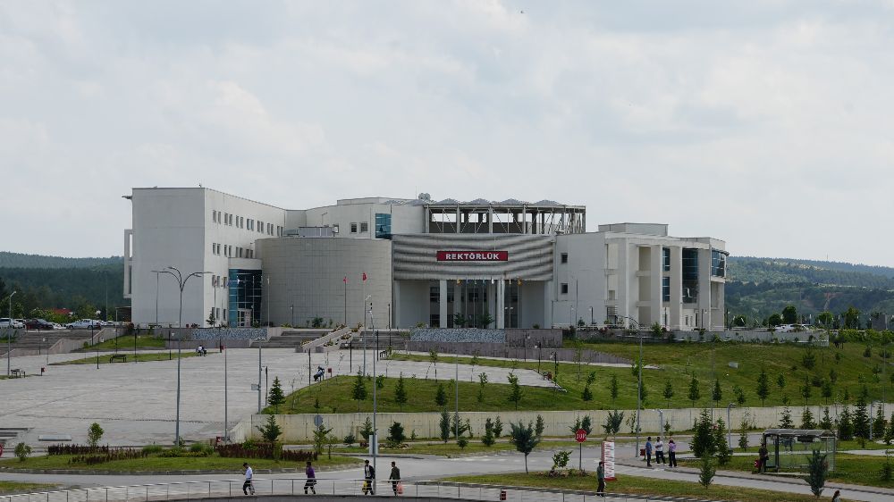 Kastamonu Üniversitesi'nde hazırlanan doğuma yönelik ısıtmalı masaj yeleği tescillendi
