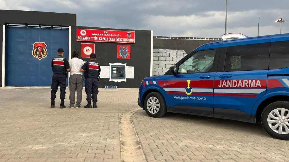 Kasten öldürme suçundan aranan şahsı jandarma yakaladı