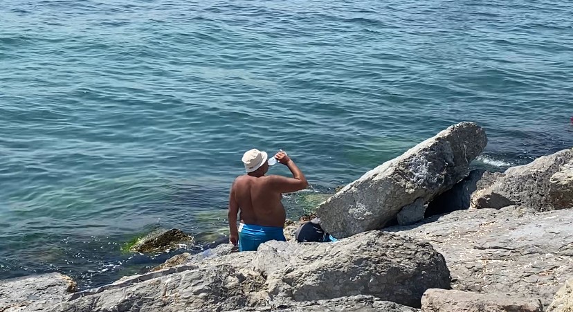 Kavurucu sıcaklar bunalttı, serinlemek isteyenler boğaza koştu