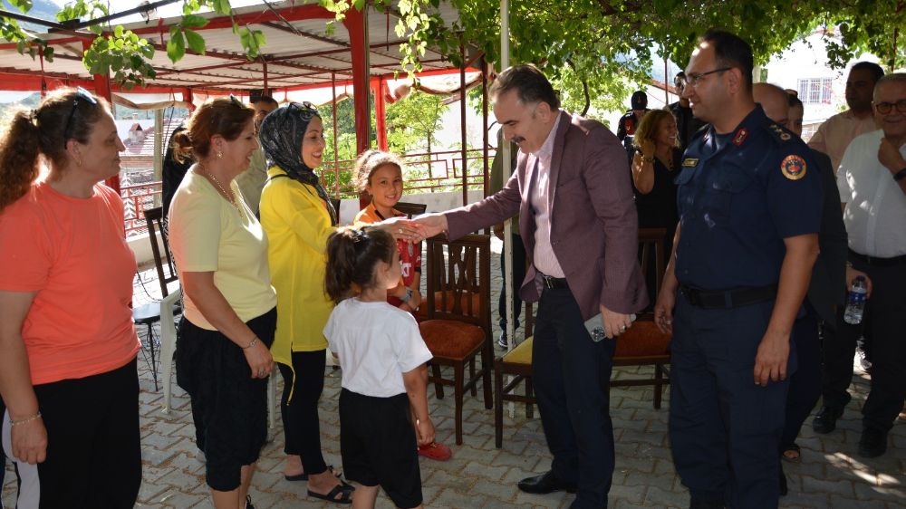 Kaymakam Odabaş, Dereli Köyü’ndeki bal sağım etkinliğine katıldı
