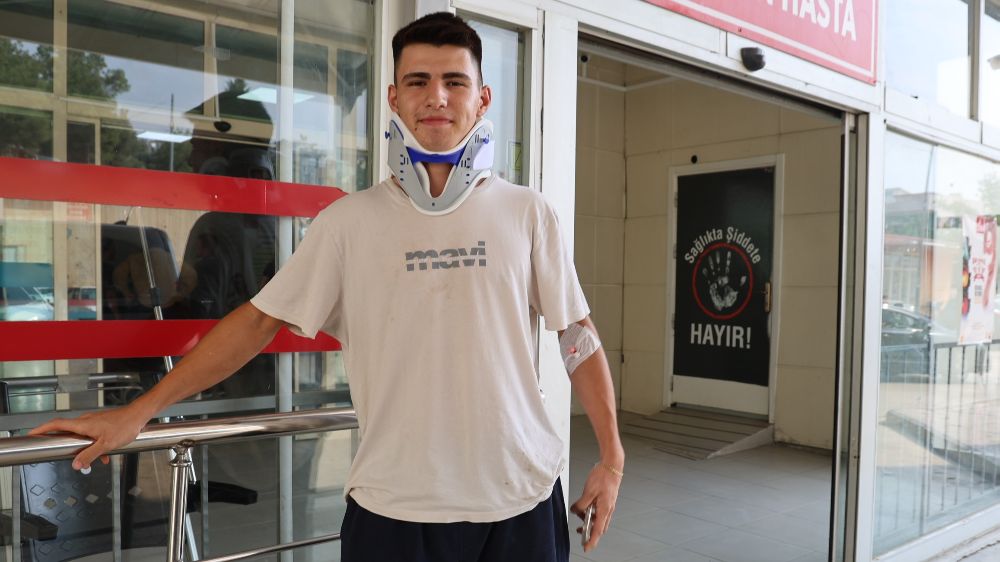 Kaza sırasında açılan kapıdan inip koşarak uzaklaşan genç: "Sıkışmaktansa atlamayı tercih ettim"