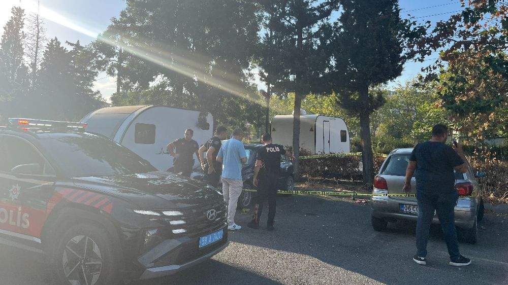 Kendisine küfreden arkadaşını silahla vurdu